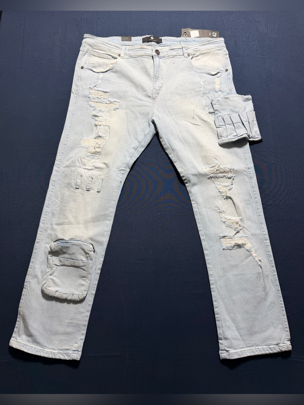 Focus Jeans Cotton Blend Size 42W x 32L NWT Cargo Stacked Denim Pants